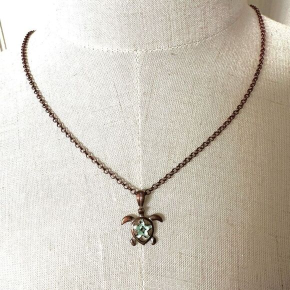 Copper tone and green turtle pendant necklace - Picture 2 of 8